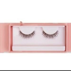 Red Aspen faux silk lashes. FA-BOO-LASH! SOLD OUT ONLINE! NIB!